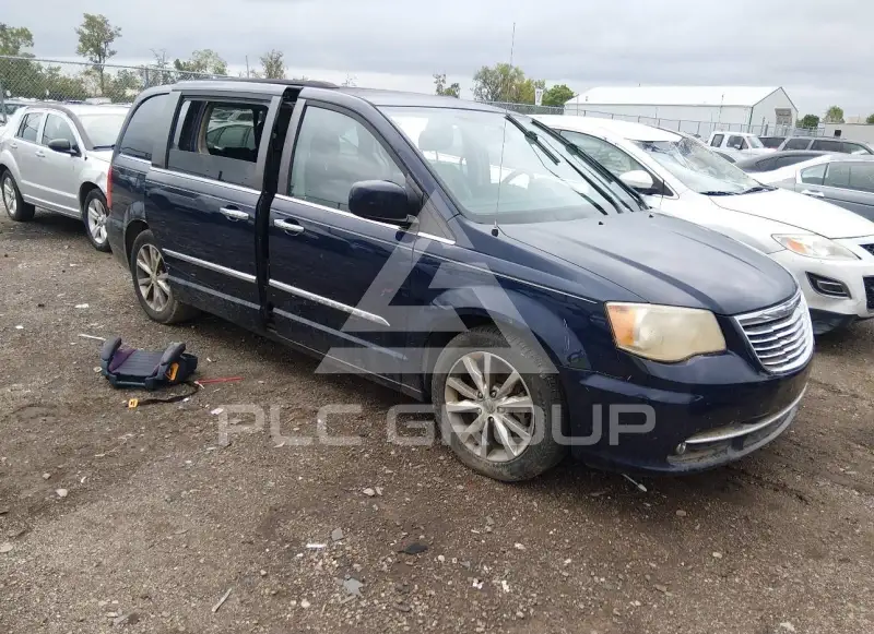 2014 Chrysler TOWN & COUNTRY photo