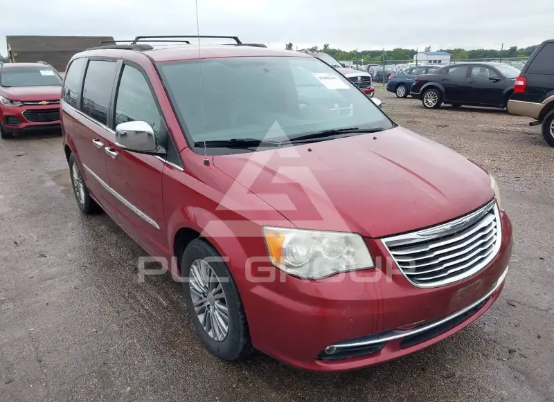 2014 Chrysler TOWN & COUNTRY фото