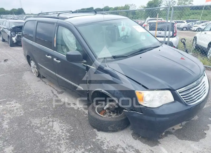 2014 Chrysler TOWN & COUNTRY фото