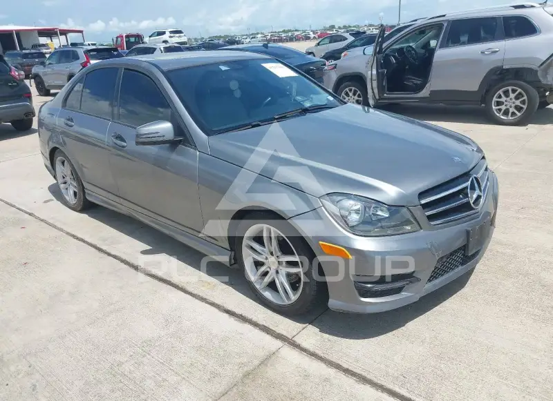 2014 Mercedes Benz C 250 фото