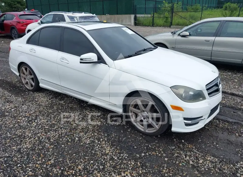 2014 Mercedes Benz C 250 фото
