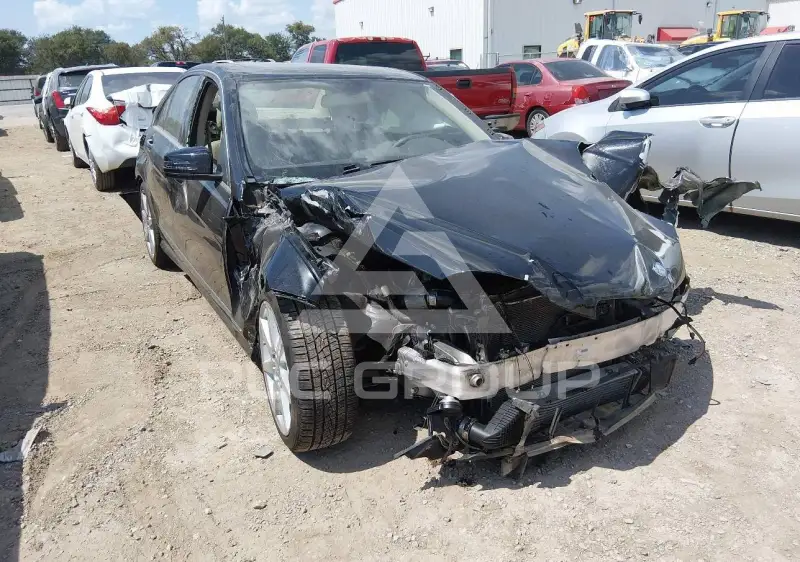 2014 Mercedes Benz C 250 фото