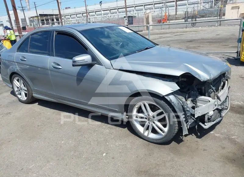 2014 Mercedes Benz C 250 фото