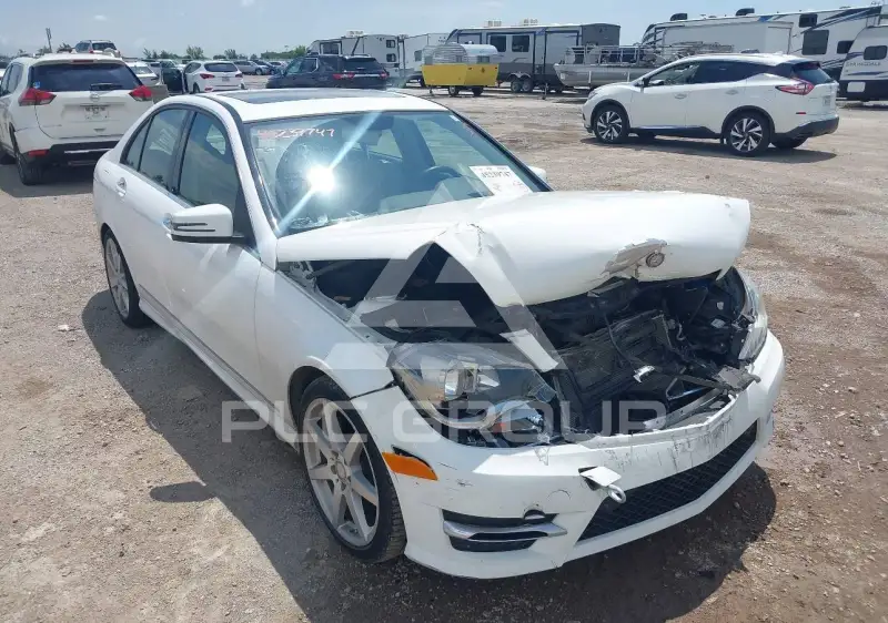 2014 Mercedes Benz C 250 фото