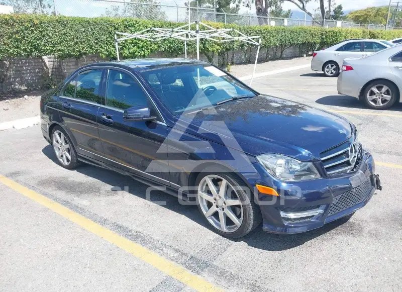 2014 Mercedes Benz C 300 фото