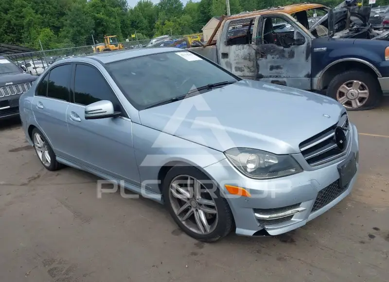 2014 Mercedes Benz C 300 фото