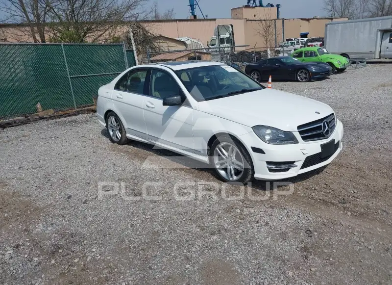 2014 Mercedes Benz C 300 фото