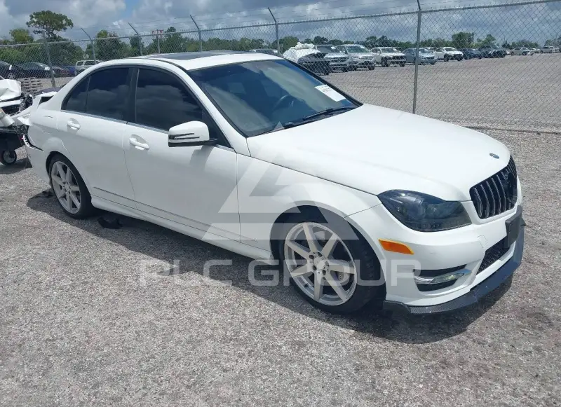 2014 Mercedes Benz C 300 фото
