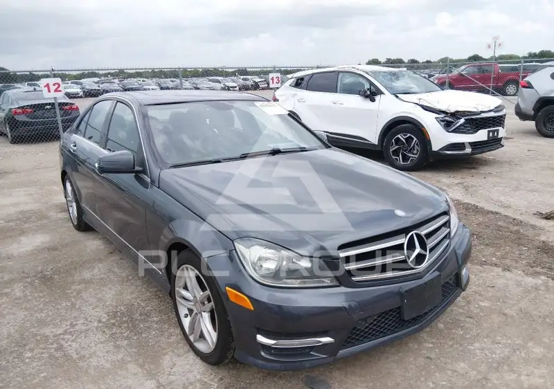 2014 Mercedes Benz C 300 photo
