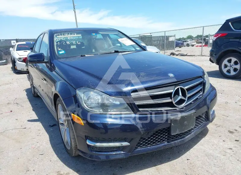2014 Mercedes Benz C 300 фото