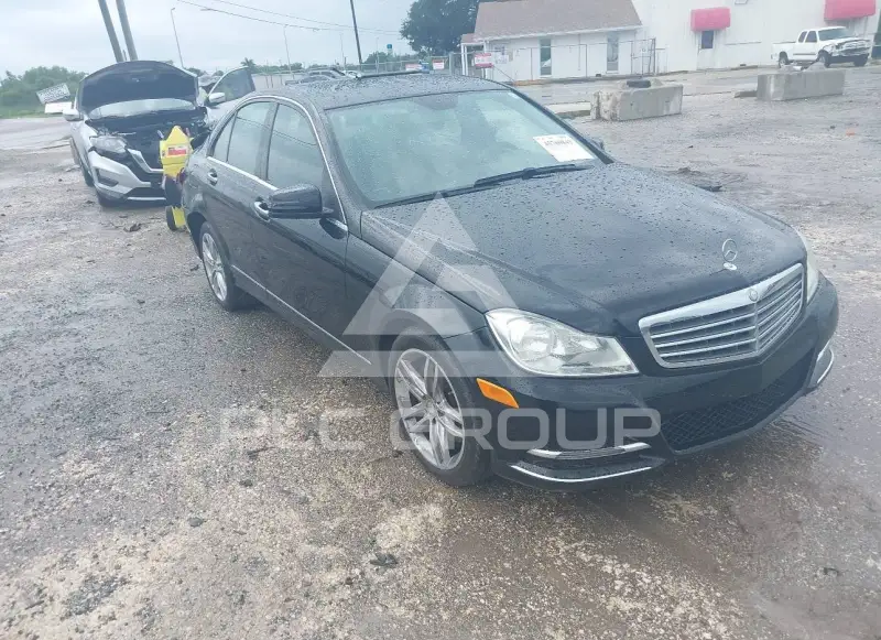 2014 Mercedes Benz C 300 фото