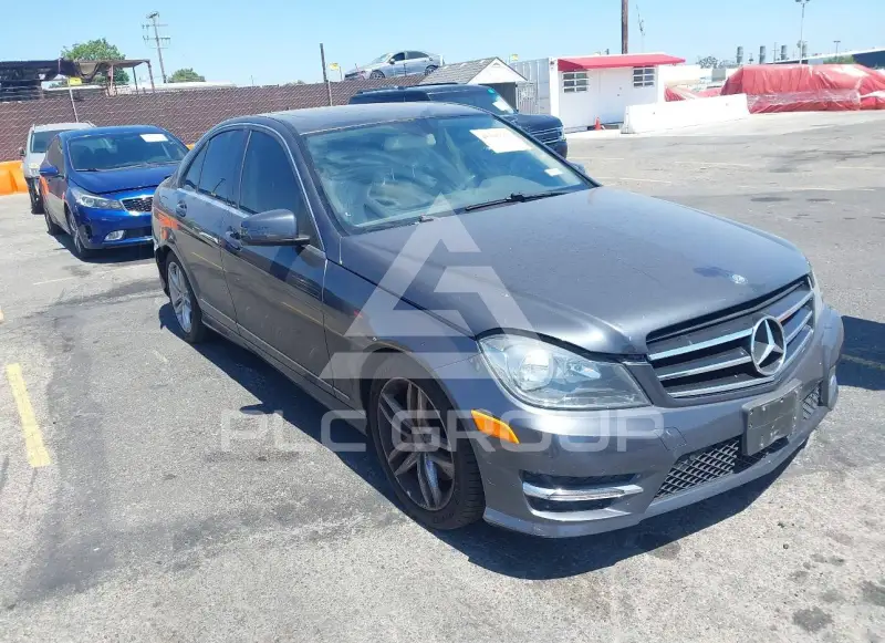 2014 Mercedes Benz C 300 фото