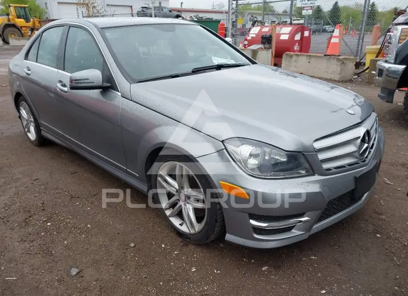 2014 Mercedes Benz C 300 фото