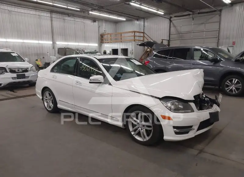 2014 Mercedes Benz C 300 фото