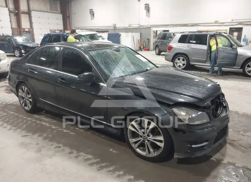 2014 Mercedes Benz C 300 фото