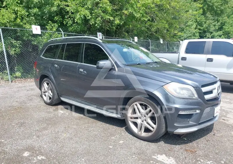 2014 Mercedes Benz GL 550 фото