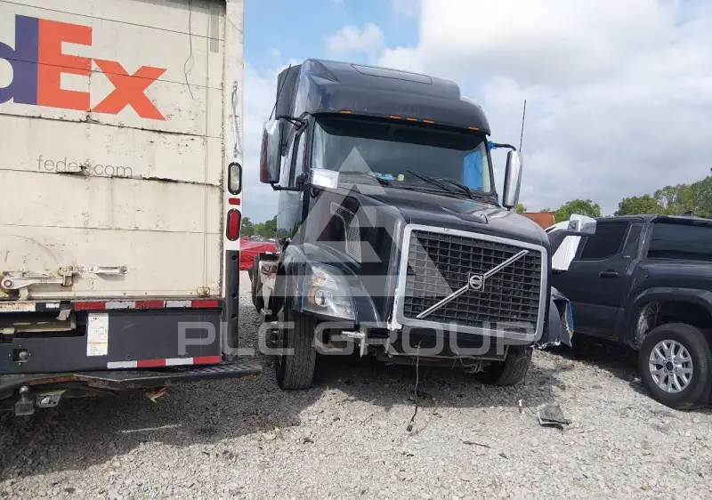 2014 Volvo VNL photo