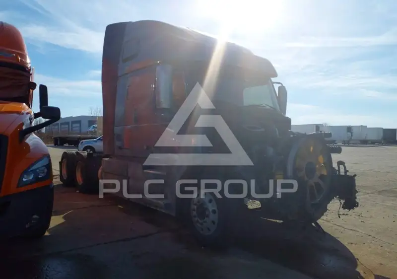 2014 Volvo VNL photo