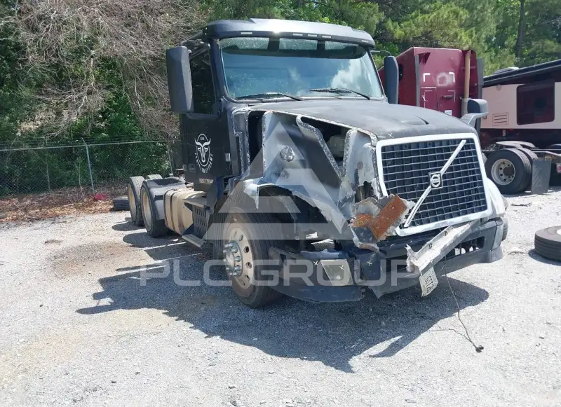 2014 Volvo VNL photo