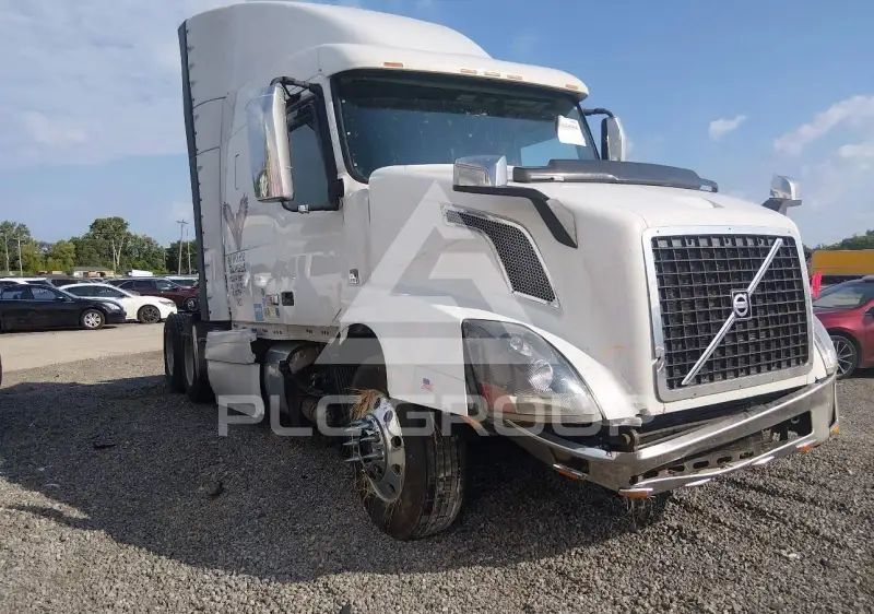 2014 Volvo VNL фото