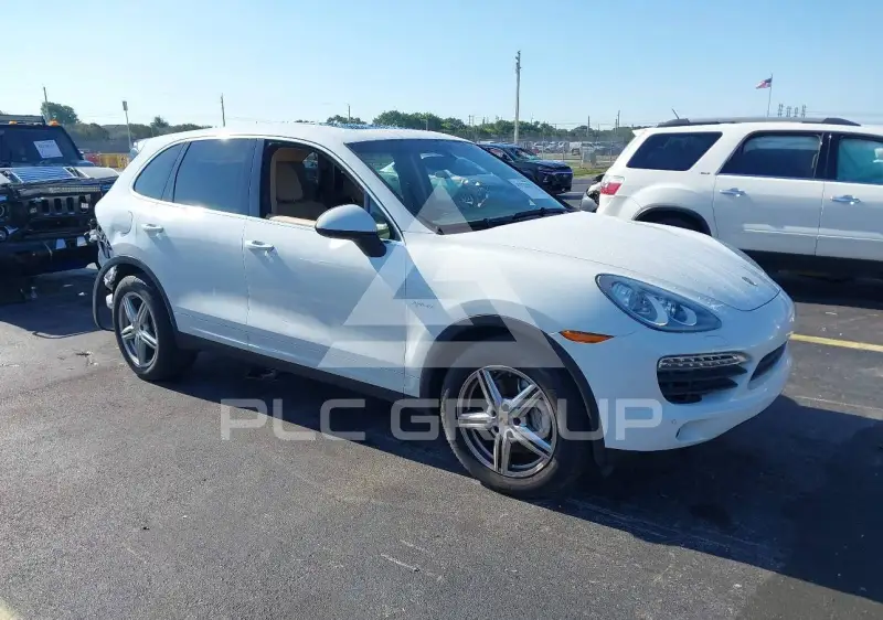 2014 Porsche CAYENNE photo