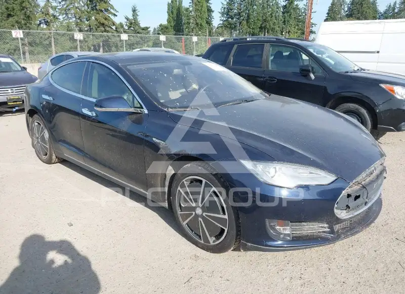 2014 Tesla Model S фото