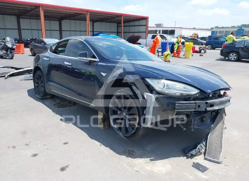2014 Tesla Model S фото