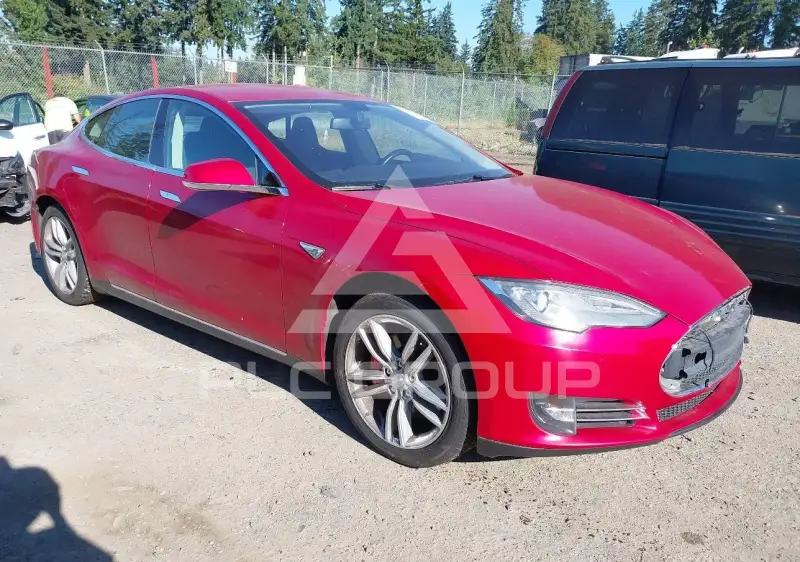 2014 Tesla Model S фото