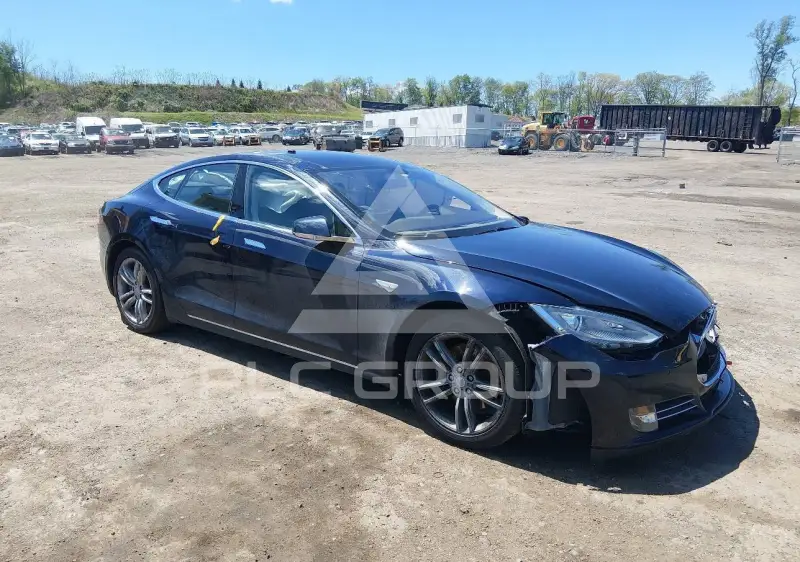 2014 Tesla Model S photo