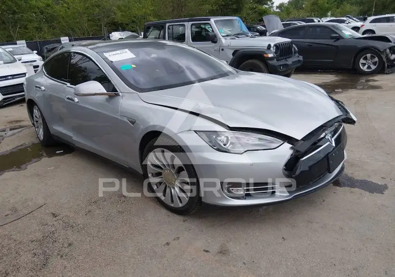 2014 Tesla Model S фото