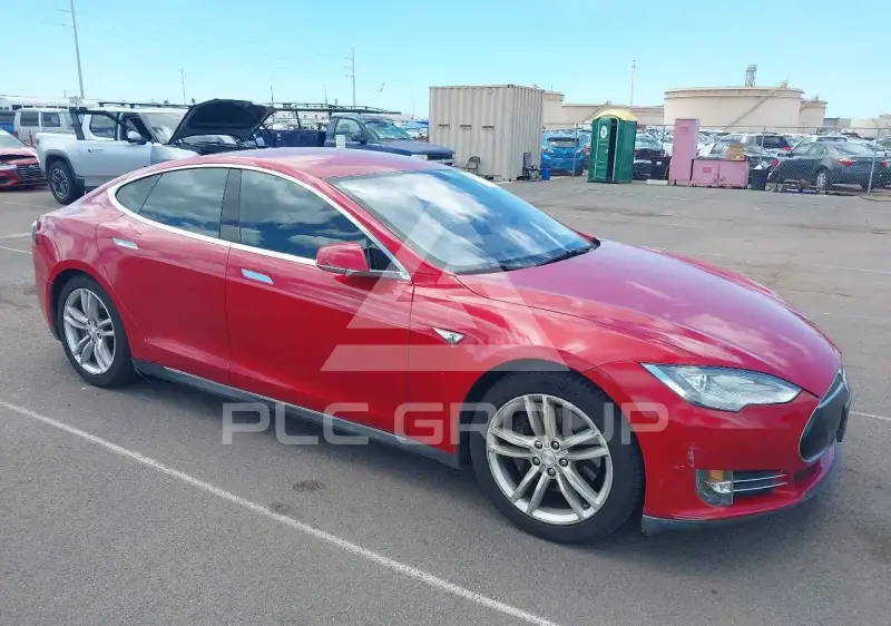 2014 Tesla Model S фото