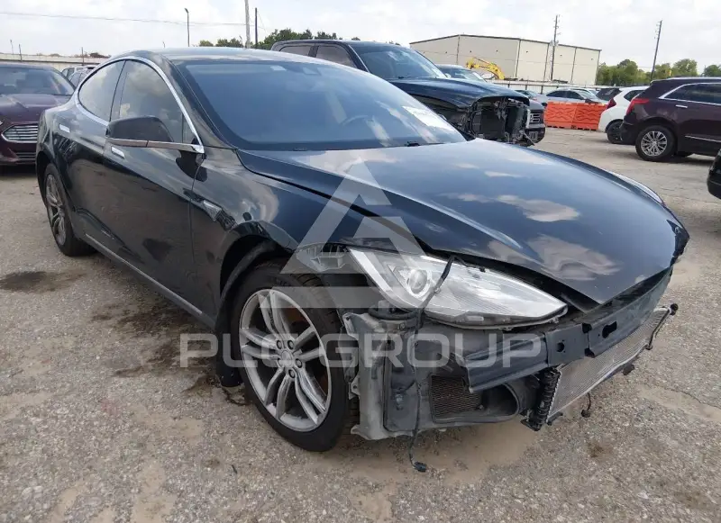 2014 Tesla Model S photo