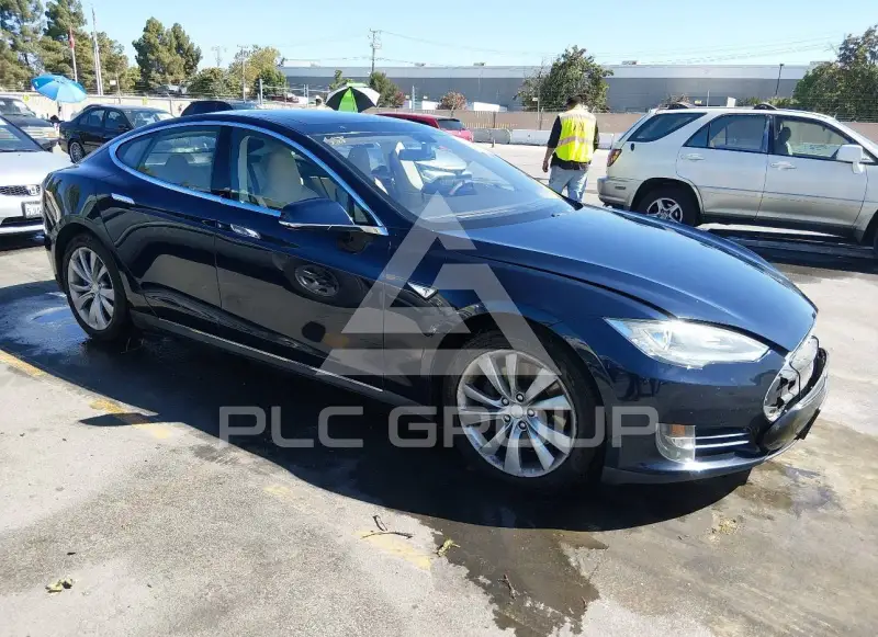 2014 Tesla Model S фото
