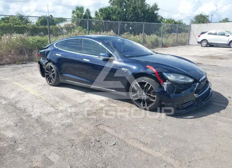 2014 Tesla Model S фото