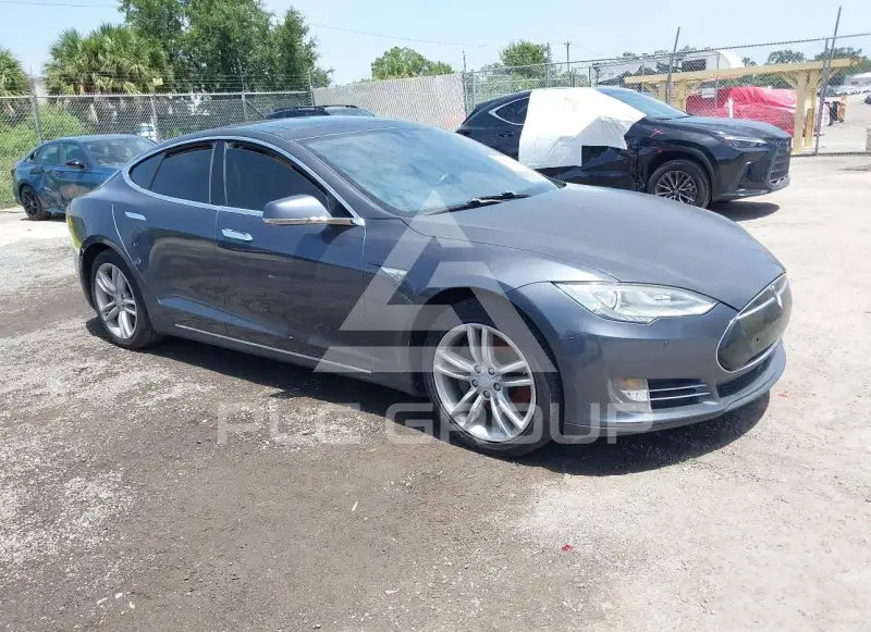 2014 Tesla Model S фото