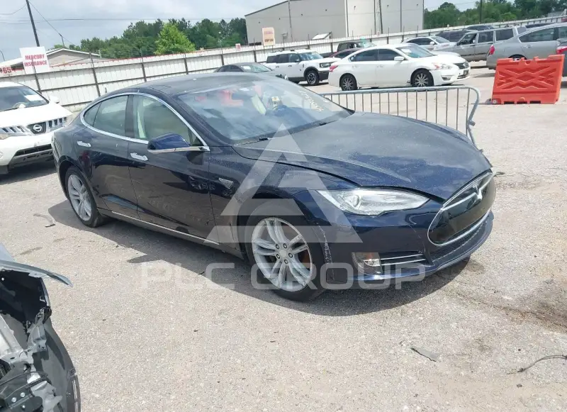 2014 Tesla Model S photo