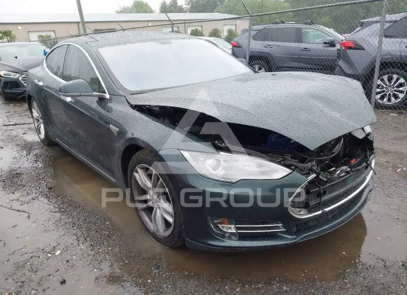 2014 Tesla Model S photo