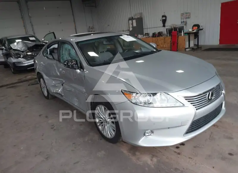2014 Lexus ES350 photo