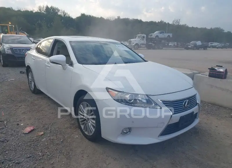 2014 Lexus ES350 photo