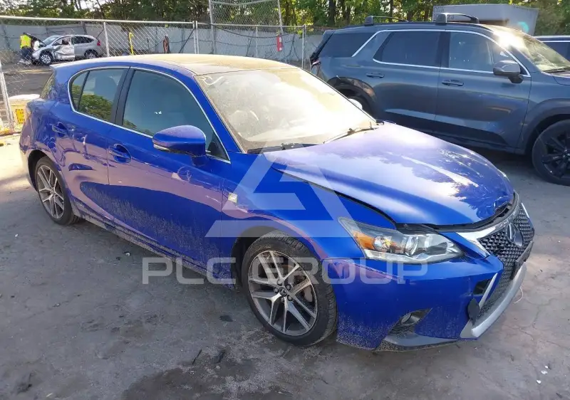 2014 Lexus CT200 photo