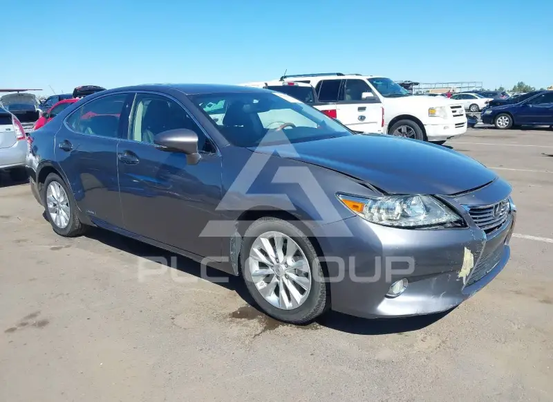 2014 Lexus ES300 photo