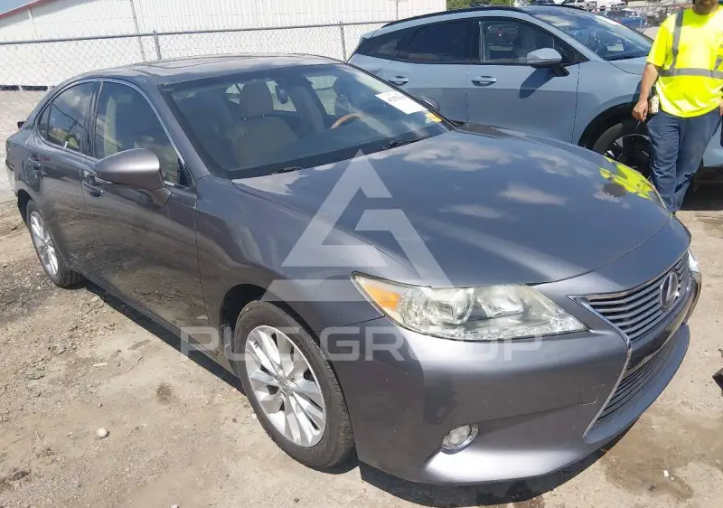 2014 Lexus ES300 photo