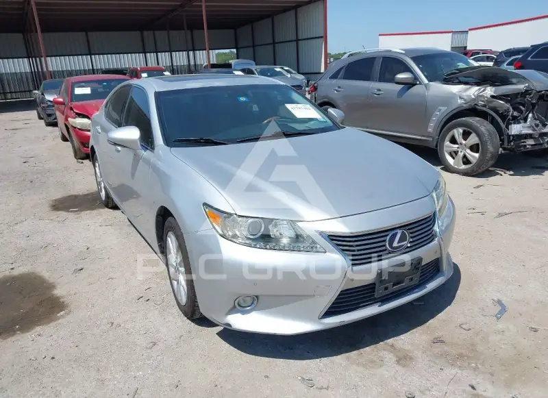 2014 Lexus ES300 photo