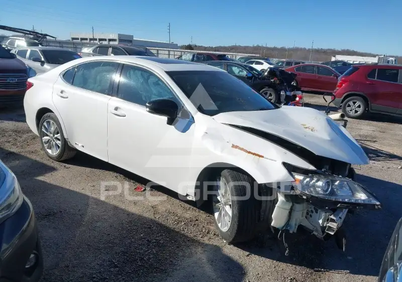 2014 Lexus ES300 photo