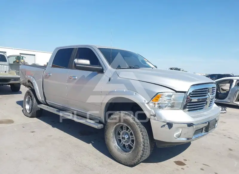 2014 RAM 1500 photo