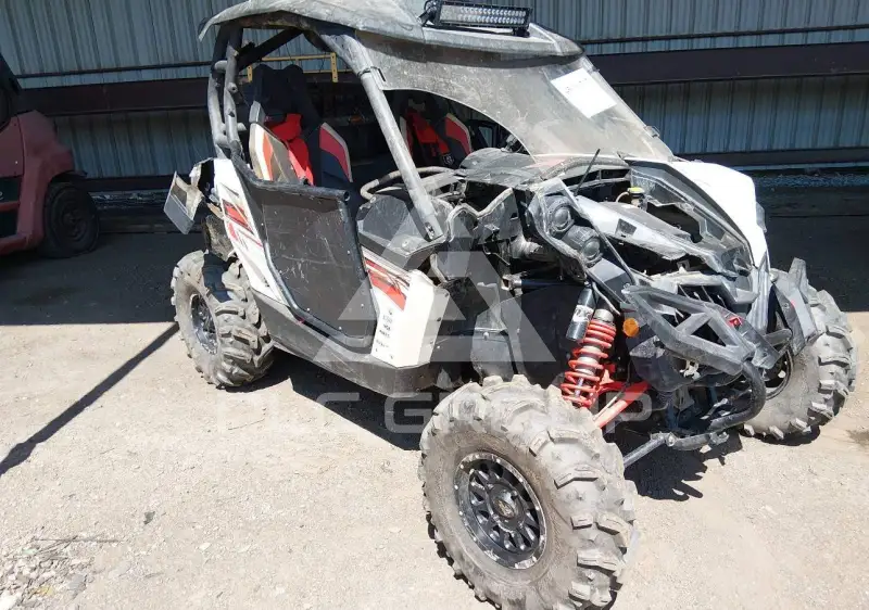 2014 Can-AM MAVERICK фото