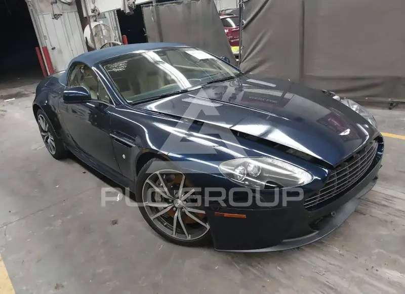 2014 Aston Martin V8 фото