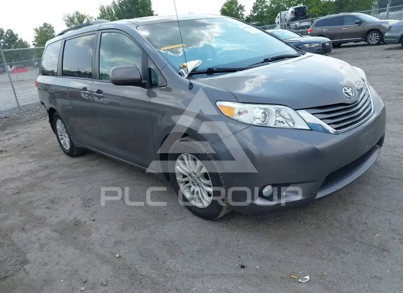 2014 Toyota SIENNA photo