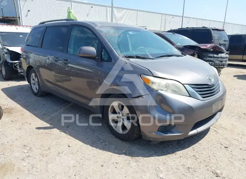 2014 Toyota SIENNA фото