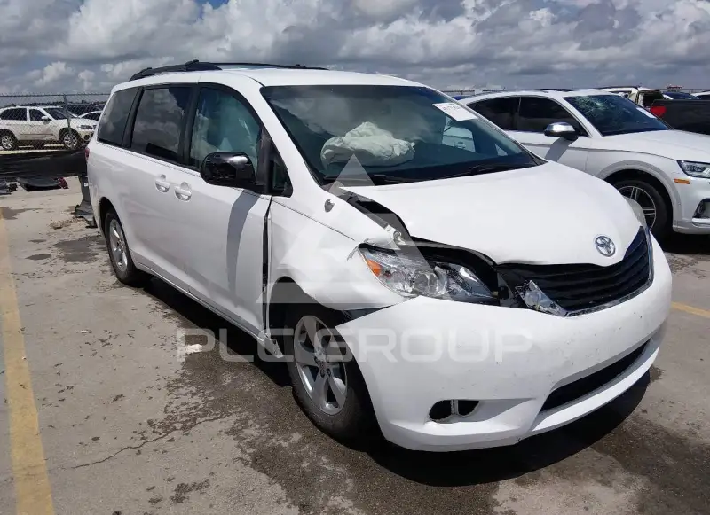 2014 Toyota SIENNA фото